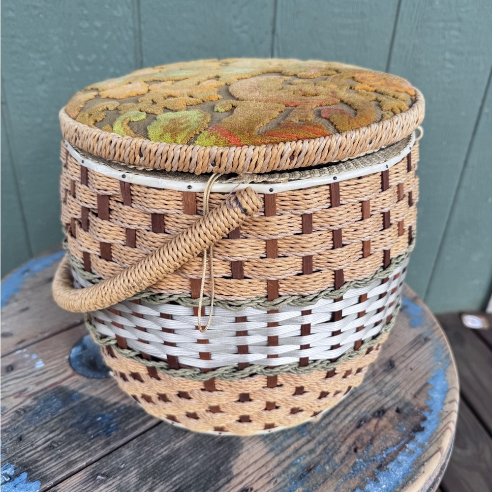 Antique Retro Woven Basket with Lid - Multicolor